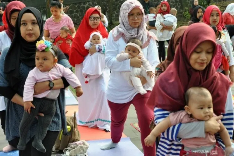Mendorong Persalinan di Pelayanan Kesehatan untuk Meningkatkan Pemberian ASI Eksklusif: Bukti dari Masyarakat Madura, Indonesia