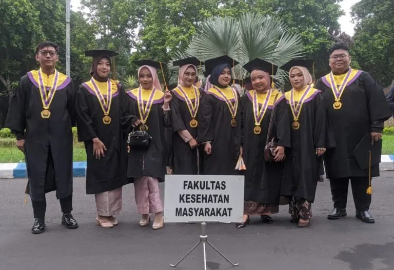 Selamat! FKM UNEJ Lepas Lulusan Terbaik pada Wisuda Periode IX Tahun Akademik 2024/2025