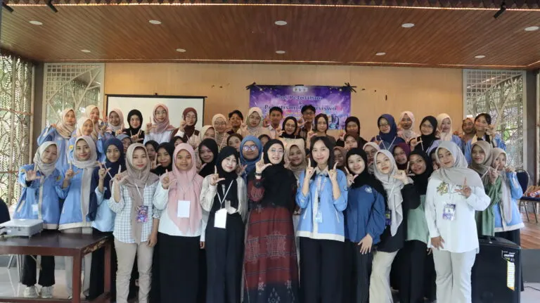Pos Pelatihan dan Penulisan Mahasiswa (P3M): “Think it, Write it, Show it: Dari Ide Jadi Karya, Dari Ragu Jadi Juara”