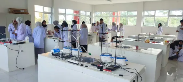 Praktikum Analisis Zat Gizi di Laboratorium Gizi FKM UNEJ Kampus Bondowoso