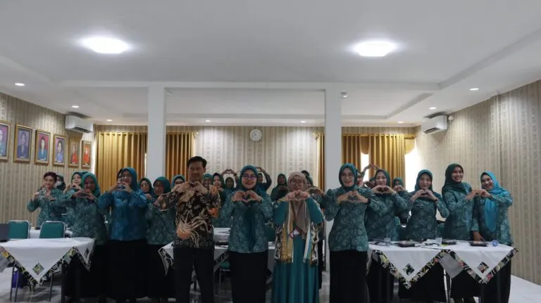 Dari rumah ke ruang publik, Tim Dosen FKM UNEJ ajak PKK Jember wujudkan Perda KTR