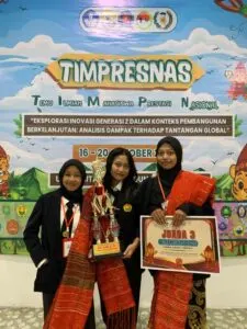 Mahasiswa Kesmas Raih Juara 3 Lomba Debat Nasional