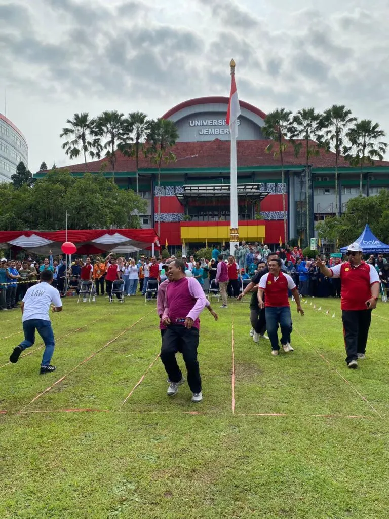 FKM UNEJ Borong 3 Gelar Juara di Lomba Harmoni Pagi Dies Natalis ke-61 UNEJ