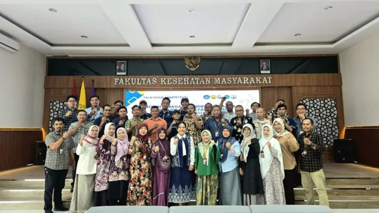 Mantapkan Budaya Kerja Humanis, FKM UNEJ Kuatkan Penerapan 4S (Senyum, Sapa, Meyilahkan, Melayani) pada Tenaga Kependidikan