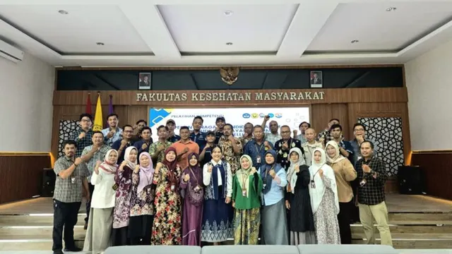 Mantapkan Budaya Kerja Humanis, FKM UNEJ Kuatkan Penerapan 4S (Senyum, Sapa, Meyilahkan, Melayani) pada Tenaga Kependidikan