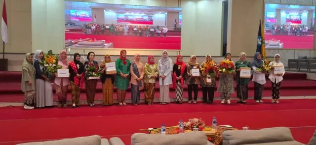 Semarak Hari Kartini 2026: Perwakilan DWP FKM UNEJ Raih Juara 1 Lomba Merangkai Bunga