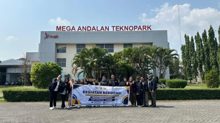 Pertegas Kompetensi, Mahasiswa Magister Administrasi Kesehatan FKM UNEJ Gelar Residensi di Yogyakarta