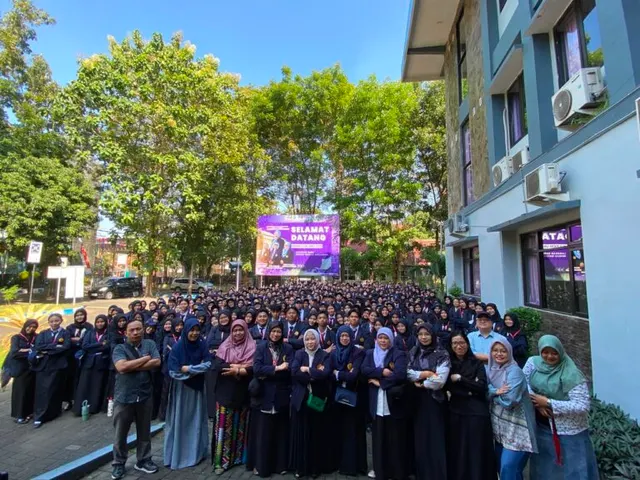 Sambut Generasi Ksatria Kesehatan, FKM UNEJ Gelar Seremoni Penyambutan Maba dan Pembukaan PKKMB 2026