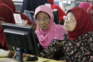 Menghadapi Populasi Pekerja Menua: Riset Dosen FKM UNEJ Petakan Tren Global dan Solusi K3 bagi Pekerja Lansia