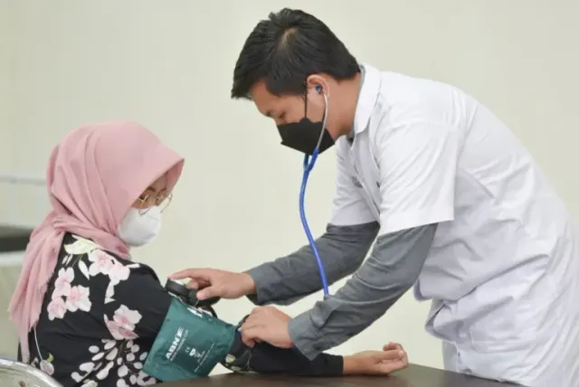 Ketersediaan Dokter Terhadap Kinerja Pelayanan Kesehatan Primer Berdasarkan Indikator Kapitasi Berbasis Kinerja