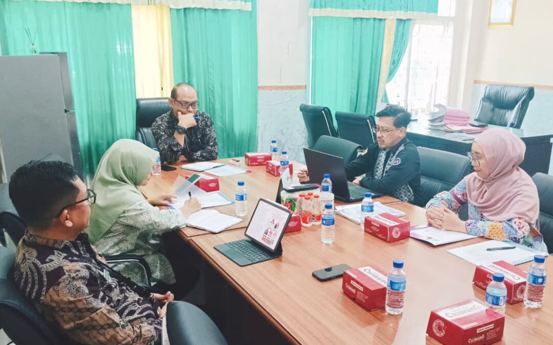 Advokasi Wujudkan Peraturan Daerah tentang KTR: Tim FKM UNEJ Lakukan Audiensi dan Serahkan Draft Perda kepada Pemkab melalui Kepala Dinas Kesehatan Kabupaten Jember