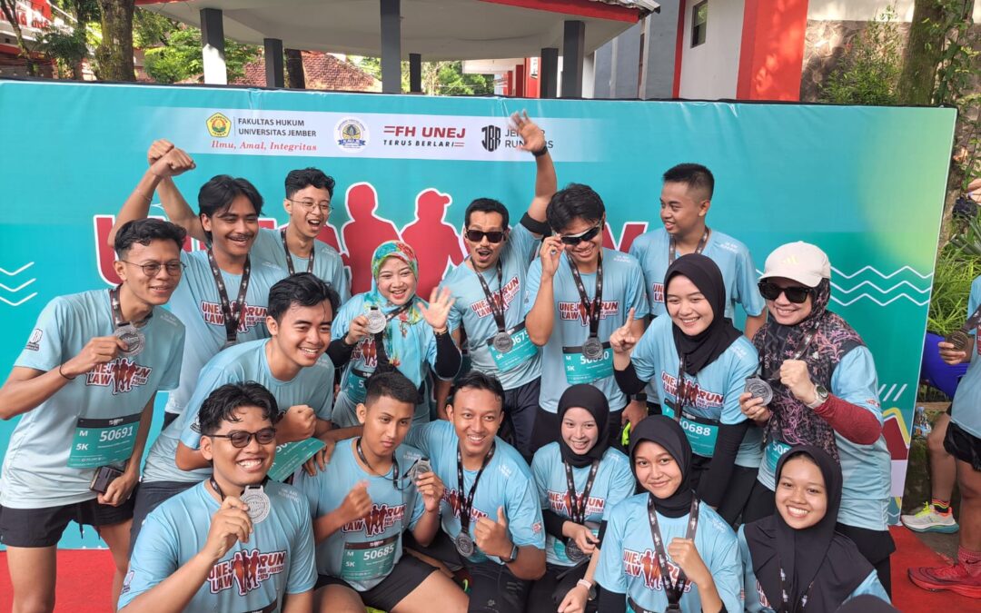 Tunjukkan Semangat Hidup Sehat, Civitas Akademika FKM UNEJ Ramaikan UNEJ Law Run 2025