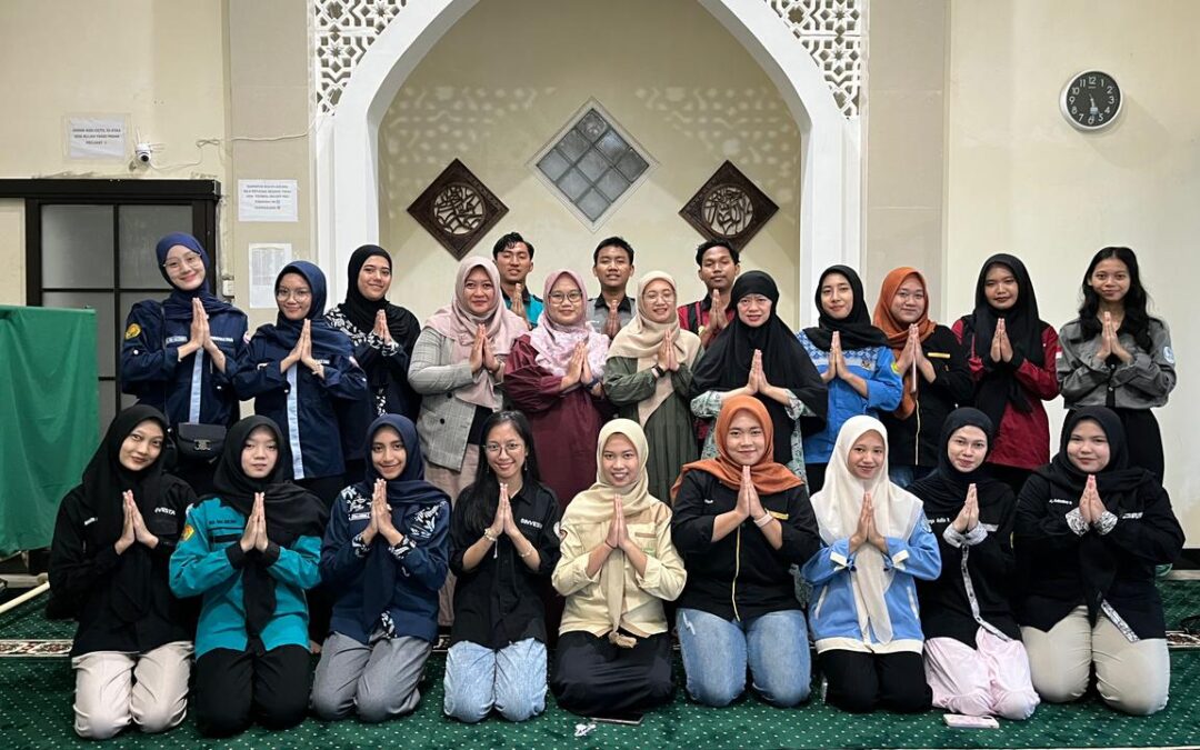 Pererat Ukhuwah di Bulan Suci, UKM Ash Shihah FKM UNEJ Gelar Tarawih Bersama