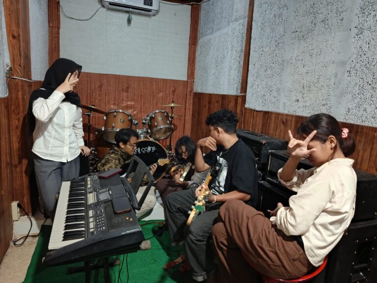 Program Kerja Peningkatan Kreativitas Seni Anggota Muda Unit Kegiatan Mahasiswa Seni PH~9 Melalui Latihan Rutin Berkala dengan Tema “Where Talent Grows”